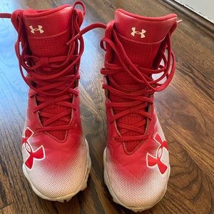 Under Armour Highlight boys size 4.5 football shoes